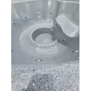 Fiberglass Hot Tub with Integrated Heater / 200cm - 225cm