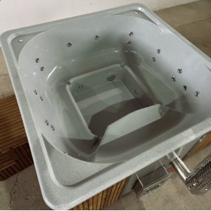 Fiberglass square hot tub with integrated heater / 220cm Quadro
