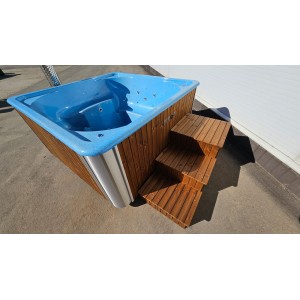 Fiberglass square hot tub with integrated heater / 220cm Quadro