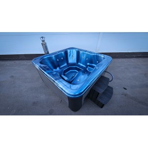 Acrylic jacuzzi hot tub with external heater / 220cm Quadro