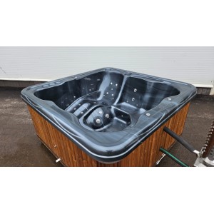 Akrilinis jacuzzi kubilas su išorine krosnele / 220cm Quadro