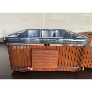 Acrylic jacuzzi hot tub with external heater / 220cm Quadro
