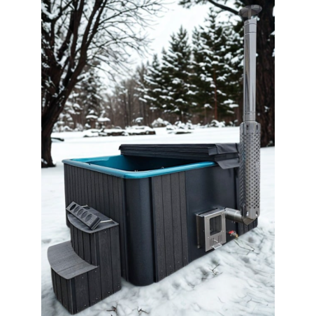 Fiberglass square hot tub with integrated heater