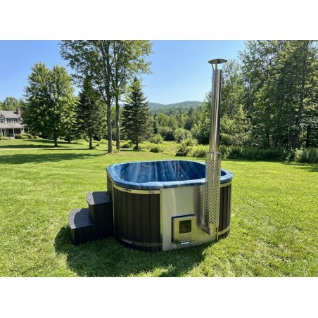 Acrylic square hot tub with integrated heater