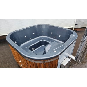 Acrylic square hot tub with integrated heater / 202cm Quadro
