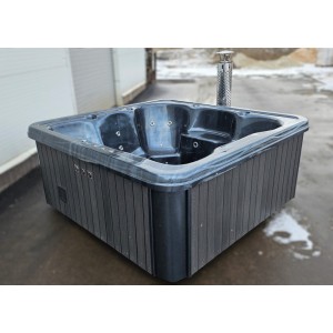 Acrylic jacuzzi hot tub with integrated heater / 245cm Quadro