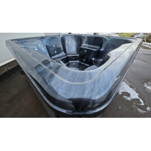 Acrylic jacuzzi hot tub with integrated heater / 245cm Quadro