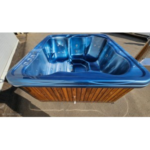 Acrylic jacuzzi hot tub with external heater / 220cm Quadro