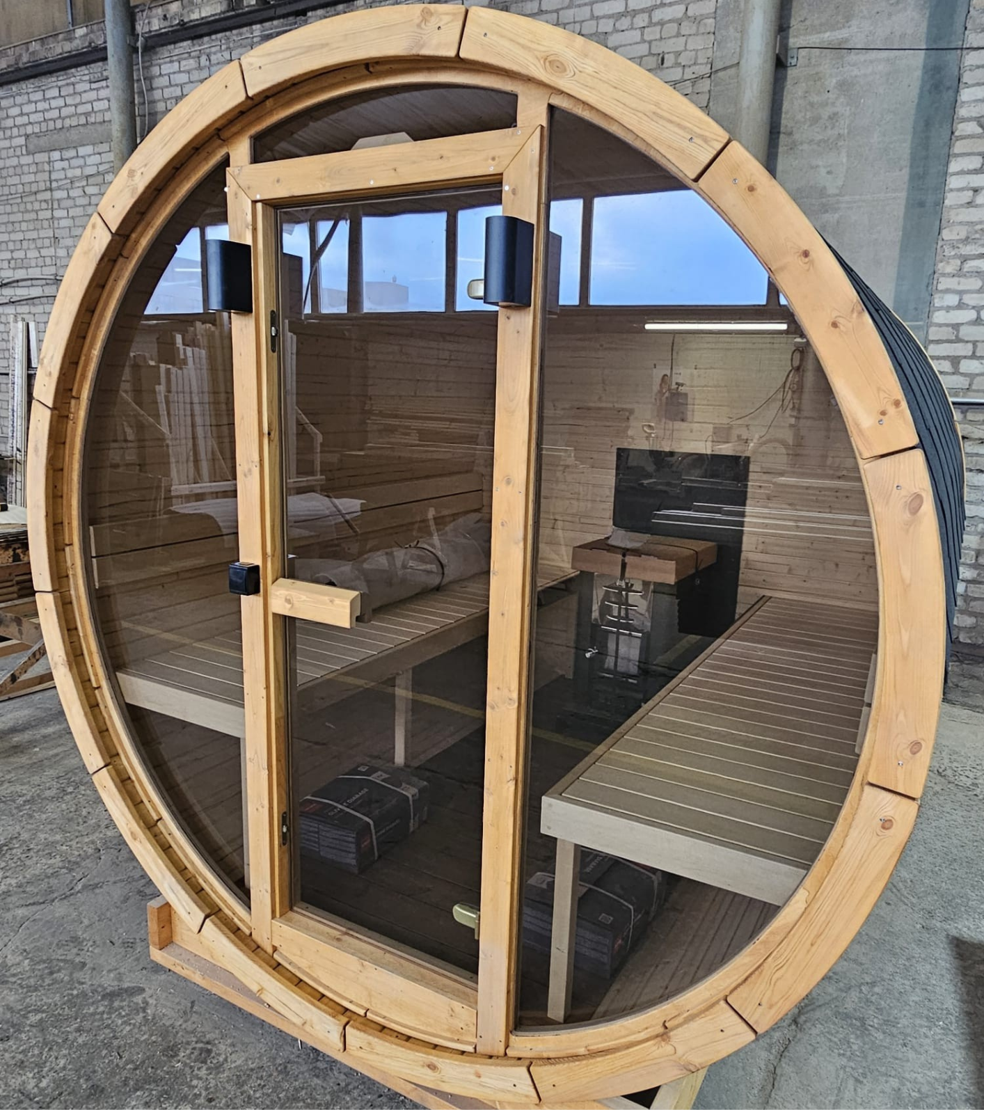 Front panoramic windows